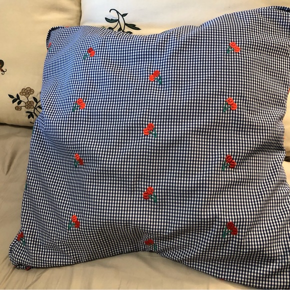 Scalamandre 20”sq single pillow “fraise du printemps” lampas fabric w/blue ck - Picture 2 of 2